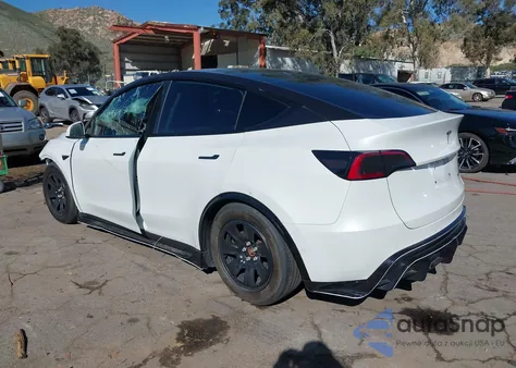 2022 Tesla Model Y Performance Dual Motor All-Wheel Drive from USA, damaged, VIN 7SAYGDEF9NF405661